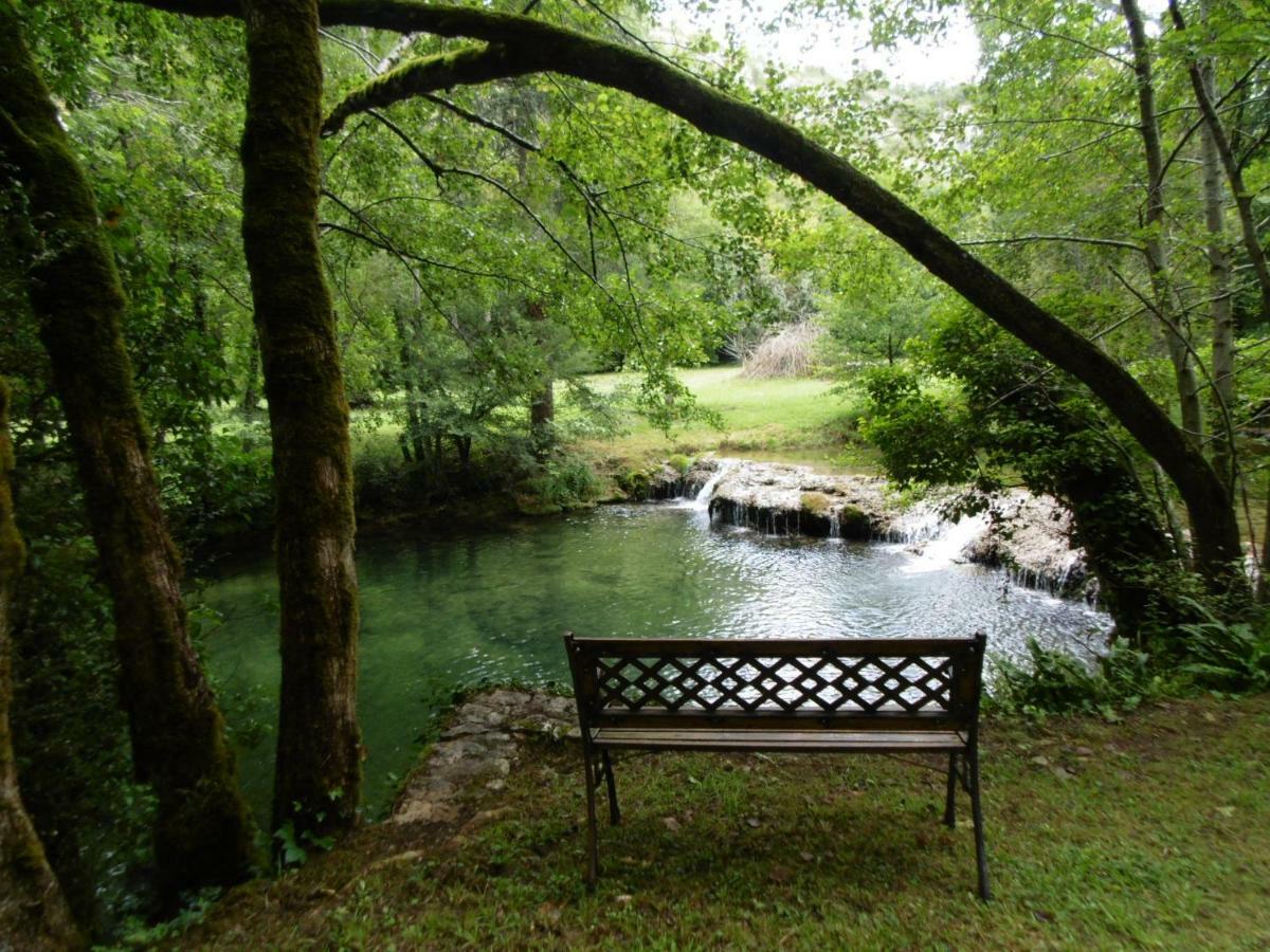 לינה וארוחת בוקר Vers  Moulin De Benedicty מראה חיצוני תמונה
