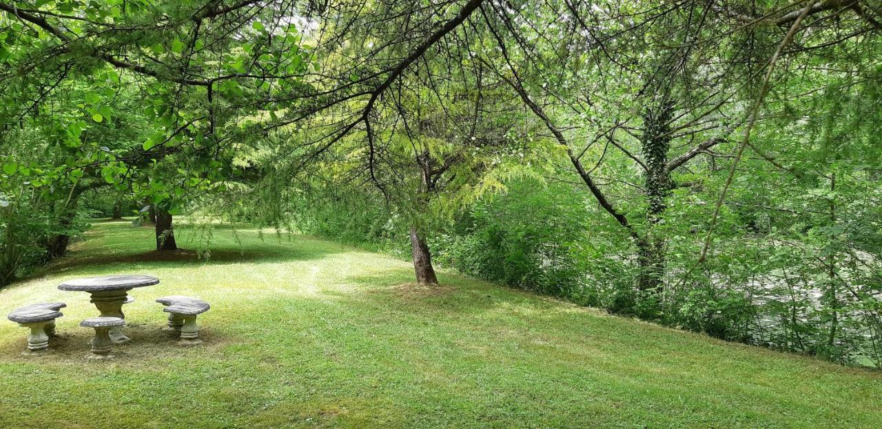 לינה וארוחת בוקר Vers  Moulin De Benedicty מראה חיצוני תמונה